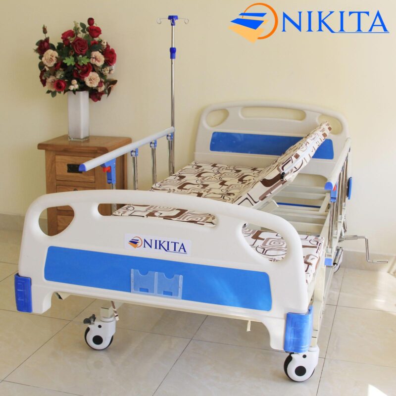 giường bệnh nhân có bô vệ sinh NIKITA DCN04