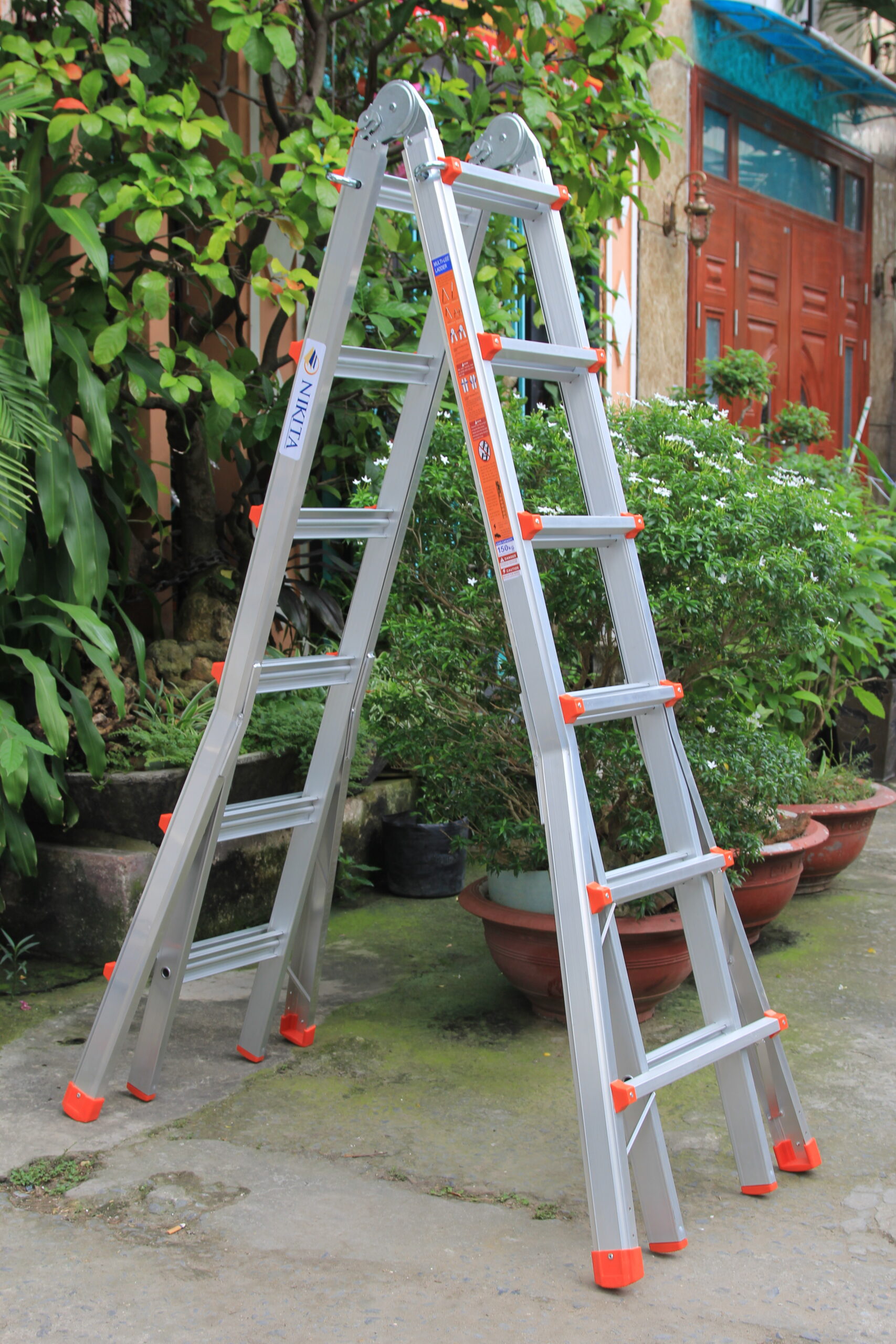 thang nhom gấp chữ a nikita