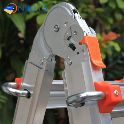 Khoá thang có lẫy tự động